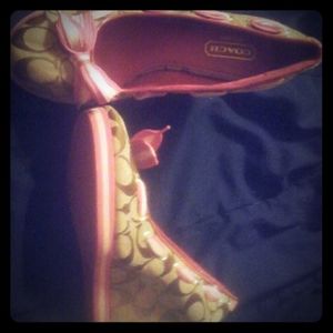 Size 8 coach dress shoes